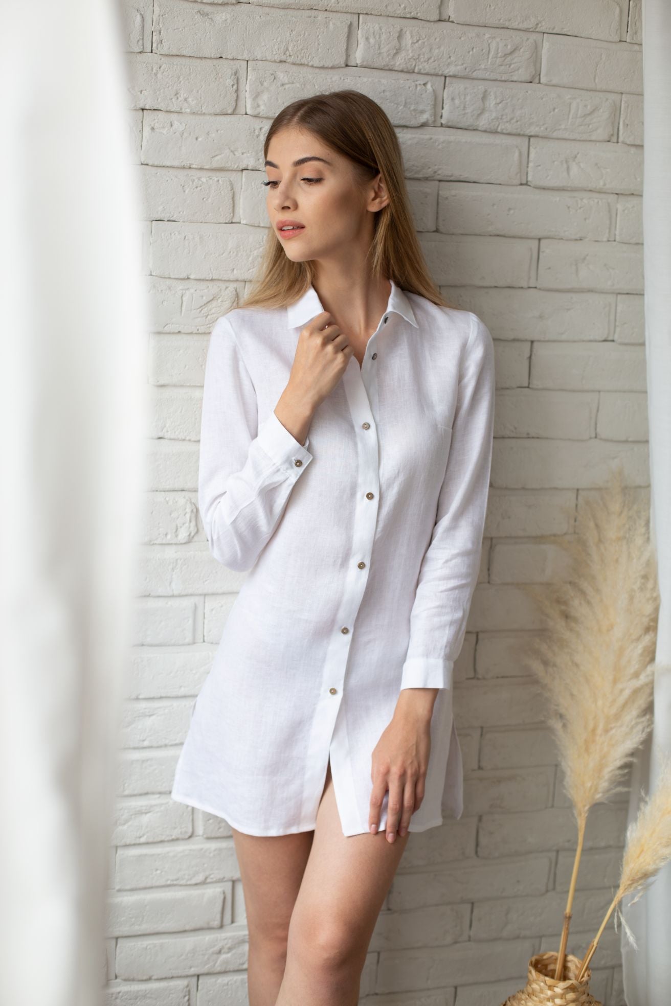 0338 - long white shirt