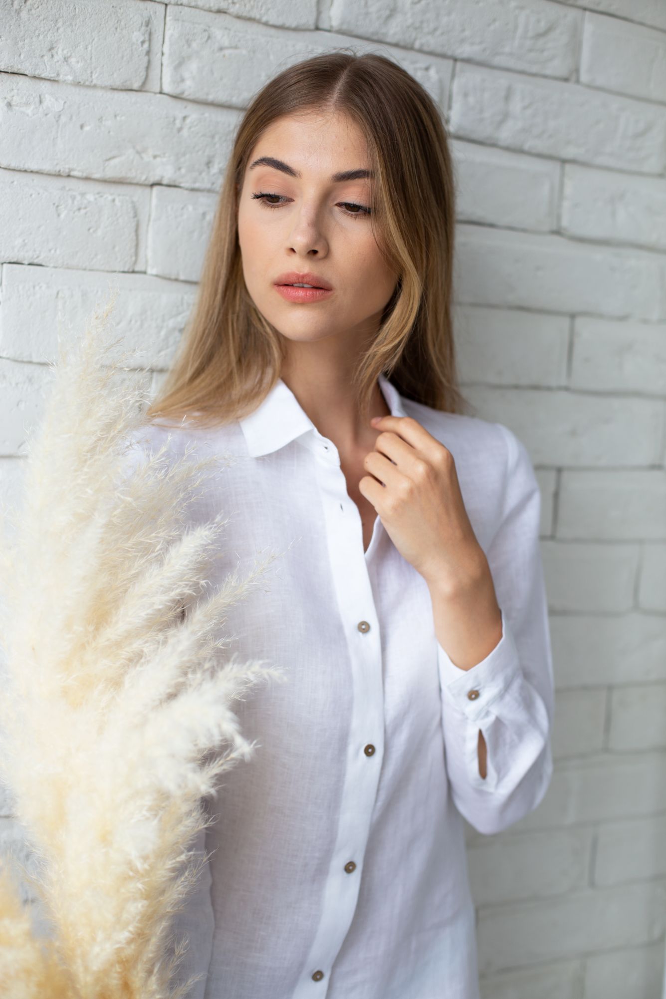 0338 - long white shirt