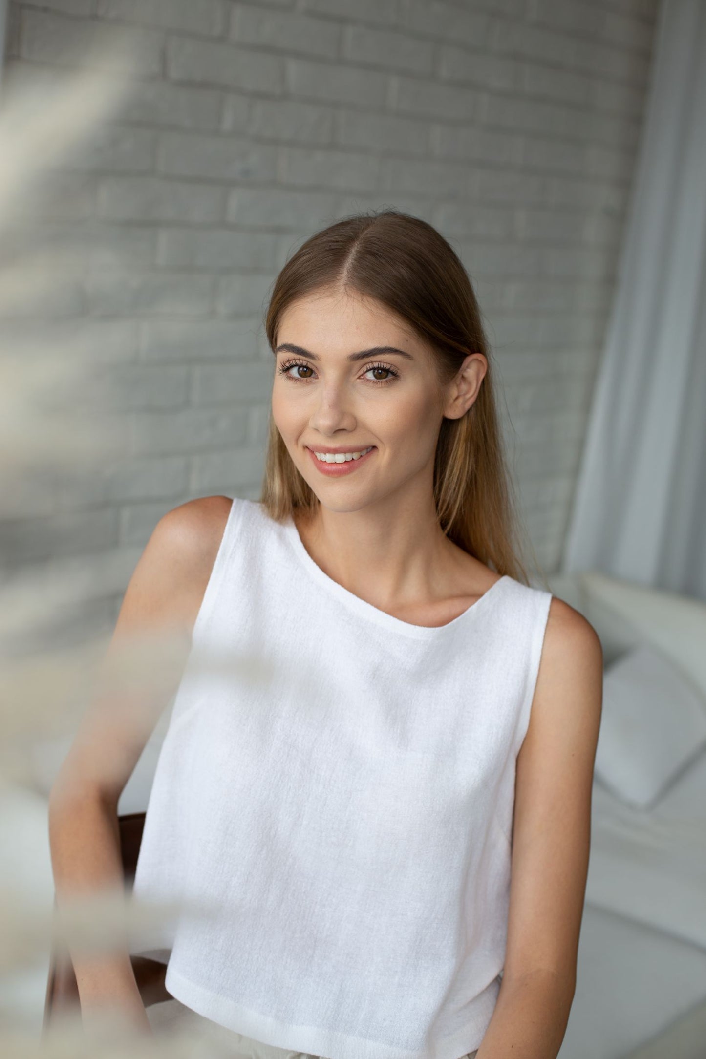 0349 – white top with buttons at the back
