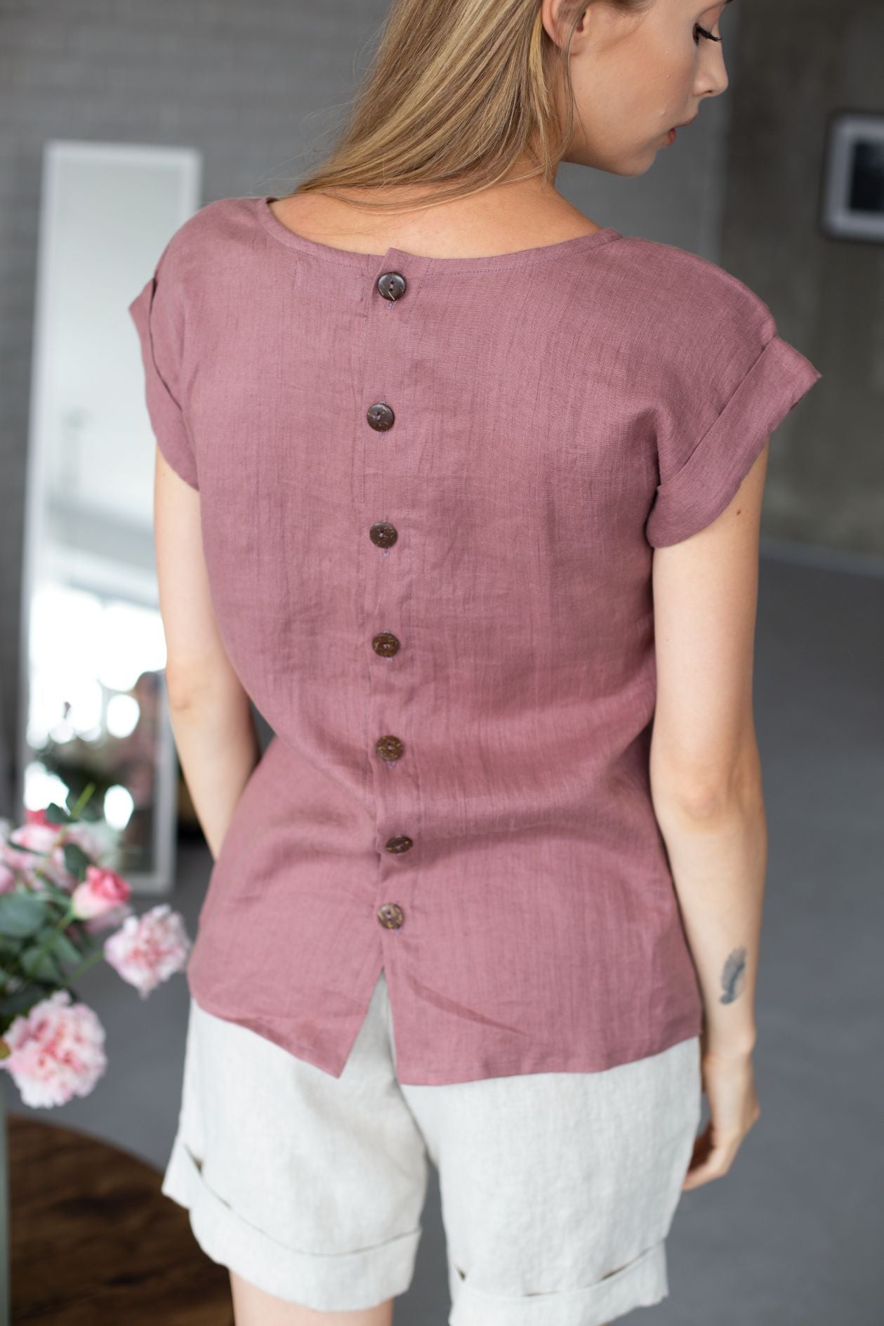 0352 - dark pink t-shirt