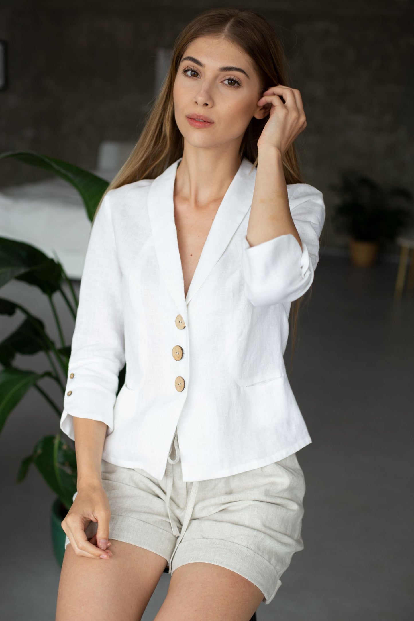 0514 - white jacket with 3/4 sleeves