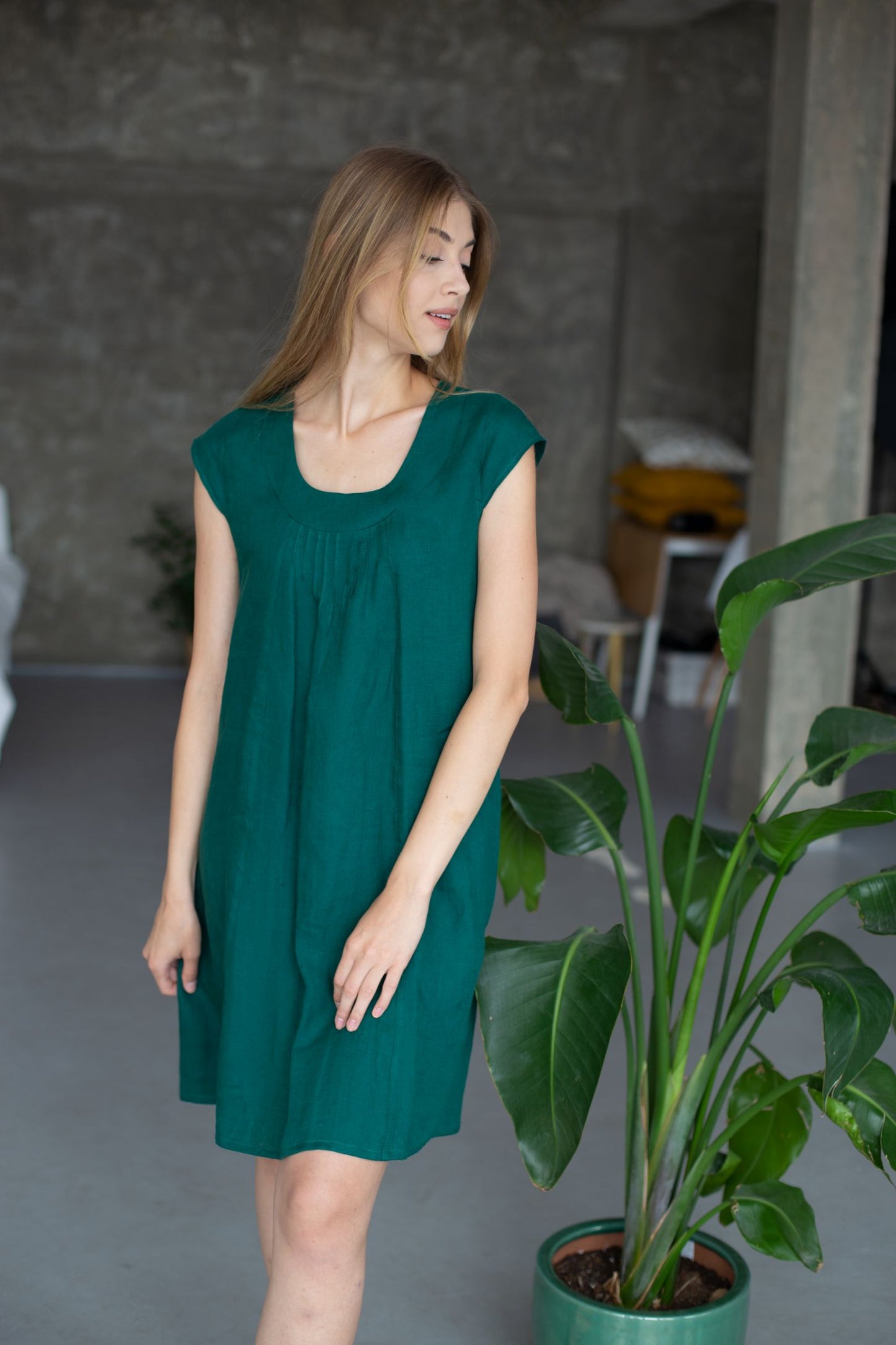 0650 – green dress
