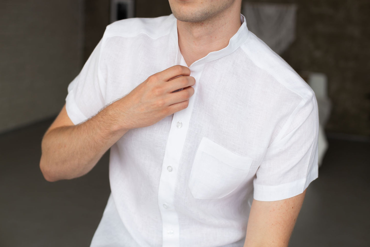 1202 - white short-sleeved shirt with stand-up collar