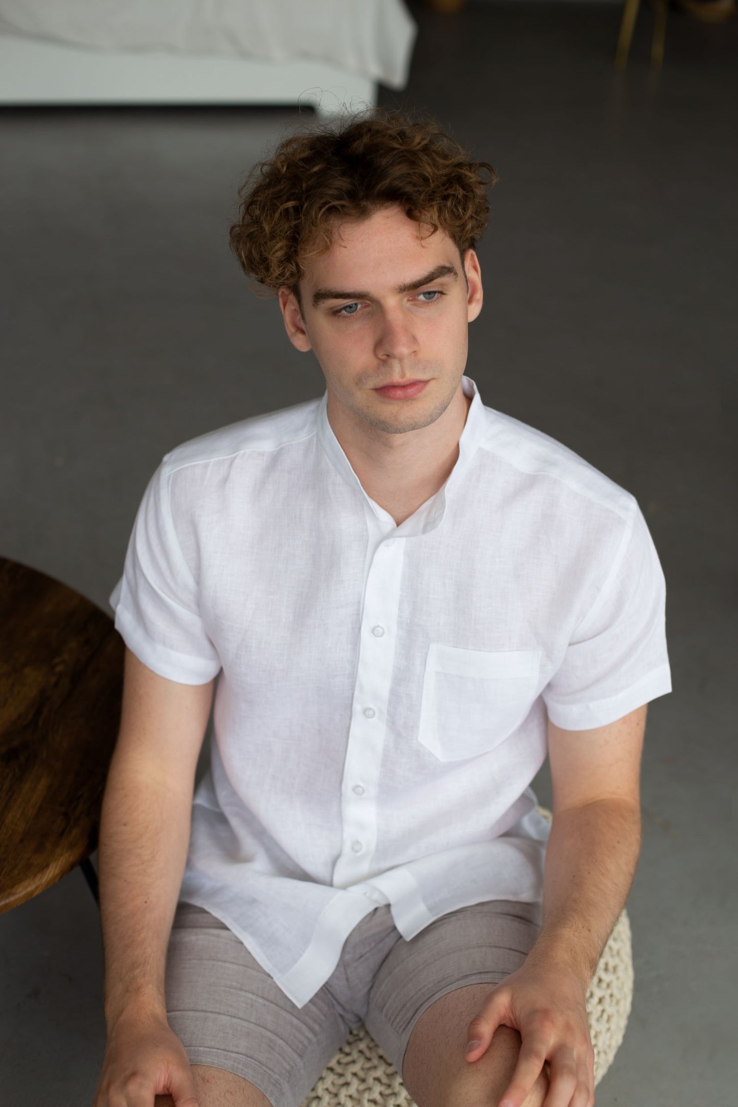 1202 - white short-sleeved shirt with stand-up collar