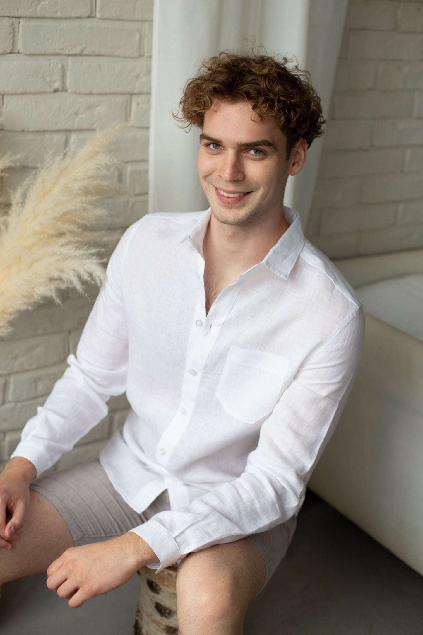 1204 - white long-sleeved shirt with classic collar