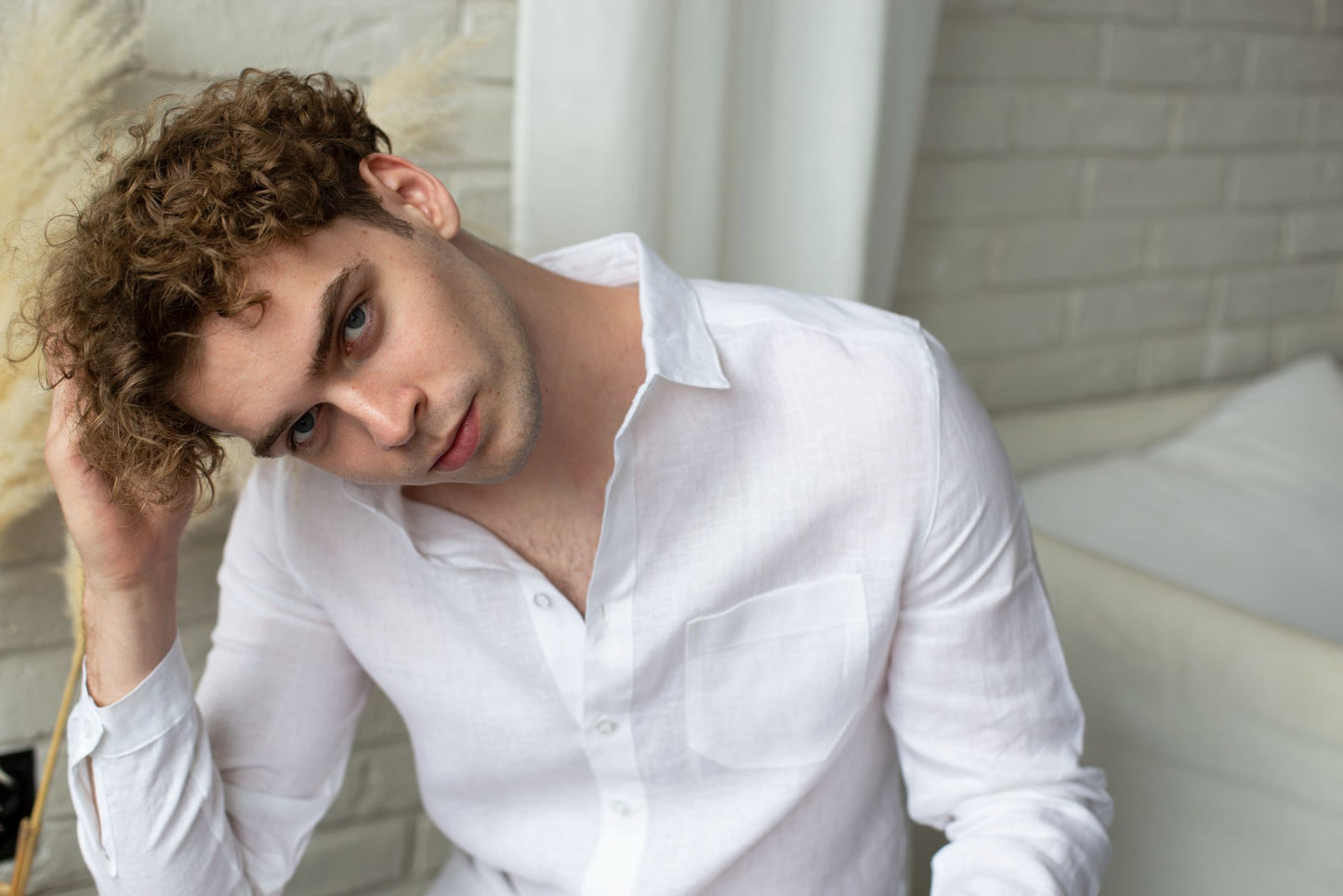 1204 - white long-sleeved shirt with classic collar