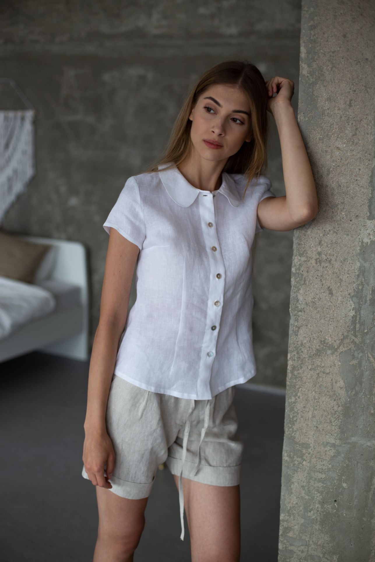 0209 - white shirt with gummy collar