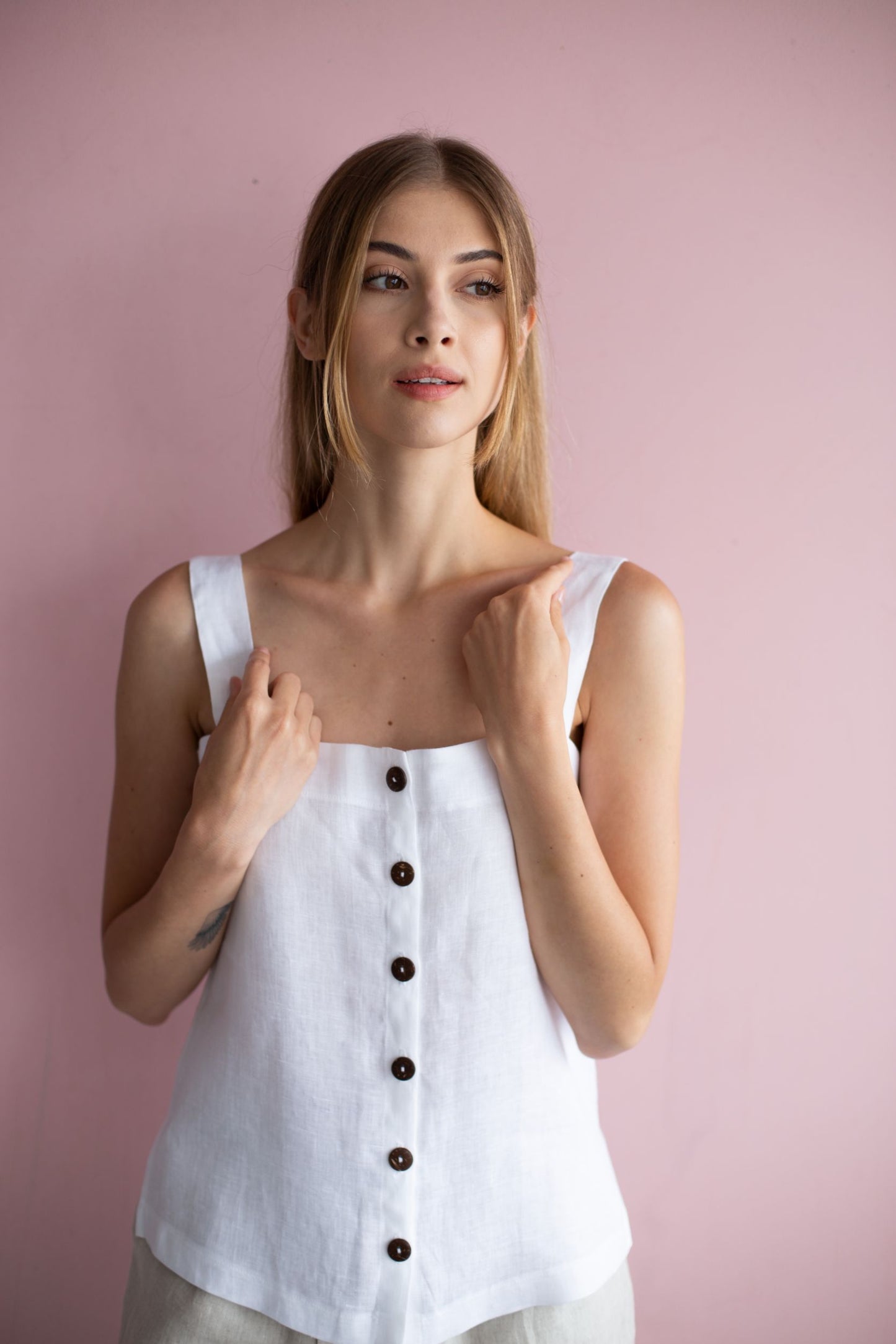 0353 - whith shirt on straps