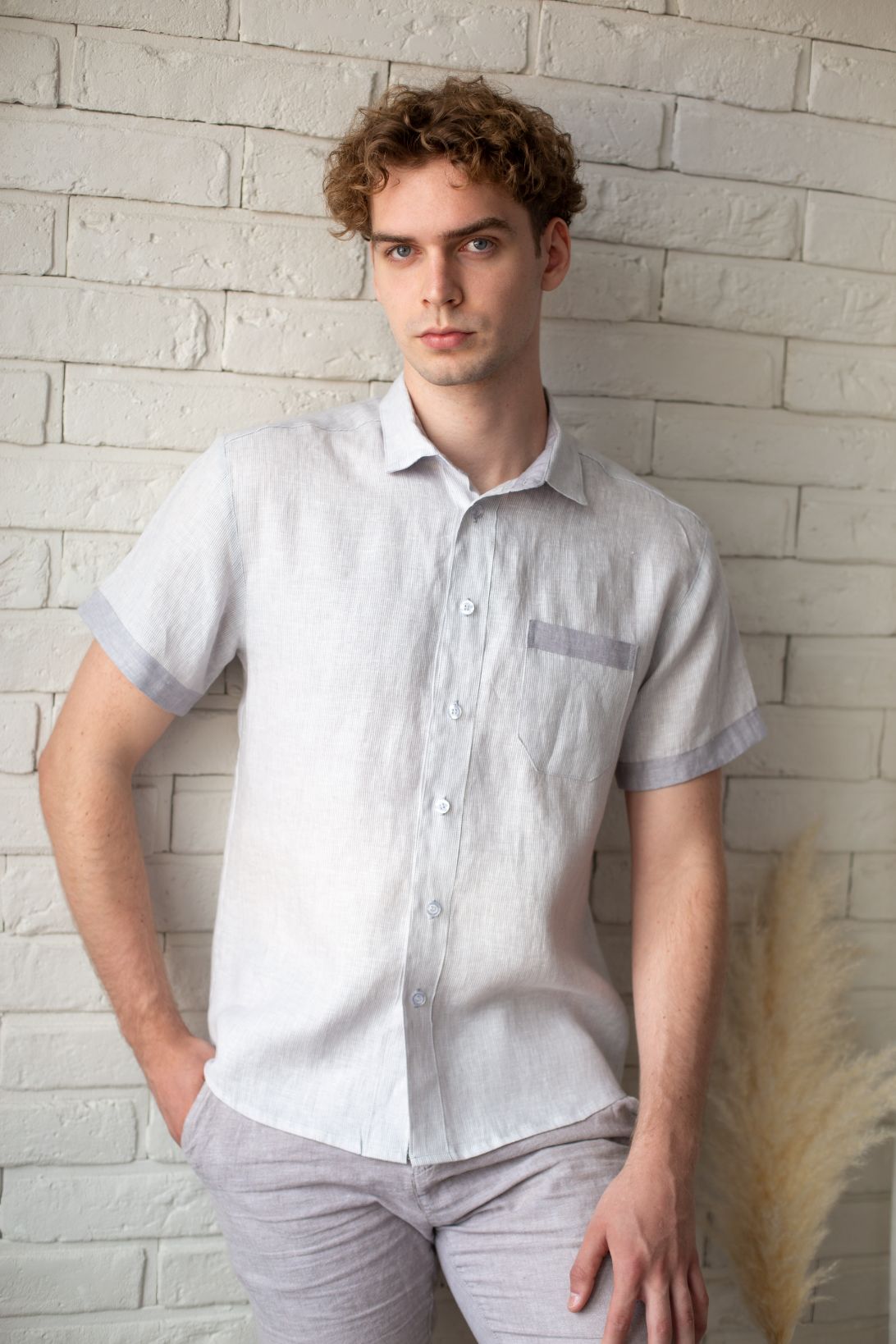 1238 - gray striped short-sleeved shirt with classic collar
